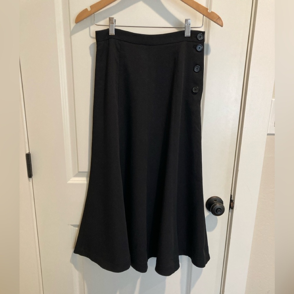Wilfred Elegant Black Button-Detail midi Skirt - size 4